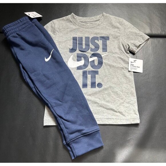 NWT Nike Jogger & Tee Set Boys Size 4